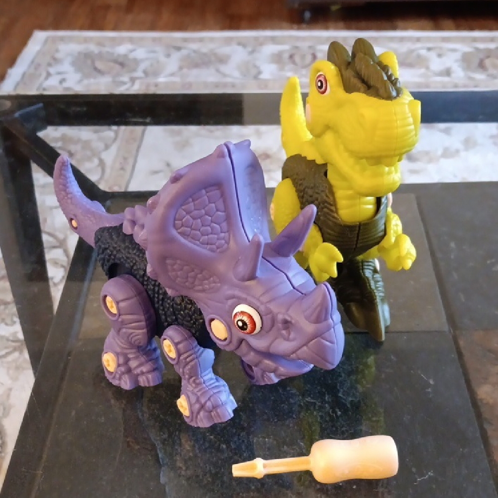 BUILD YOUR OWN DINOSAUR